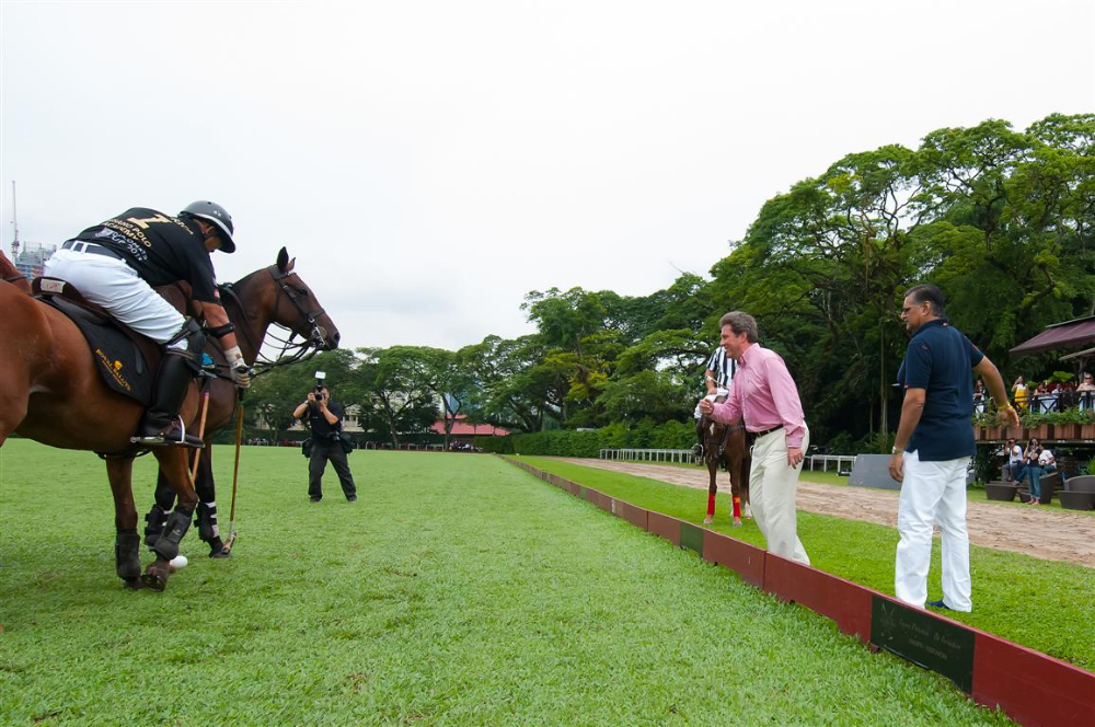 11 Diplomats Cup throwin Ambassador of Poland